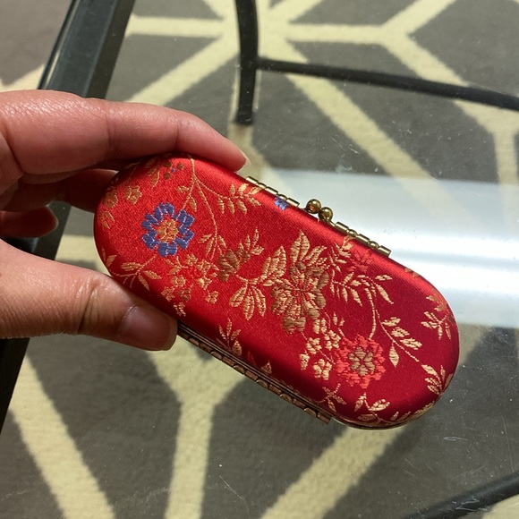 Lipstick Holder Compact Mirror - Picture 2 of 3